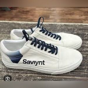 VANS Nora-new mint condition 
Size11/11
Style VNOA4OE25V8
Made in Vietnam 01600